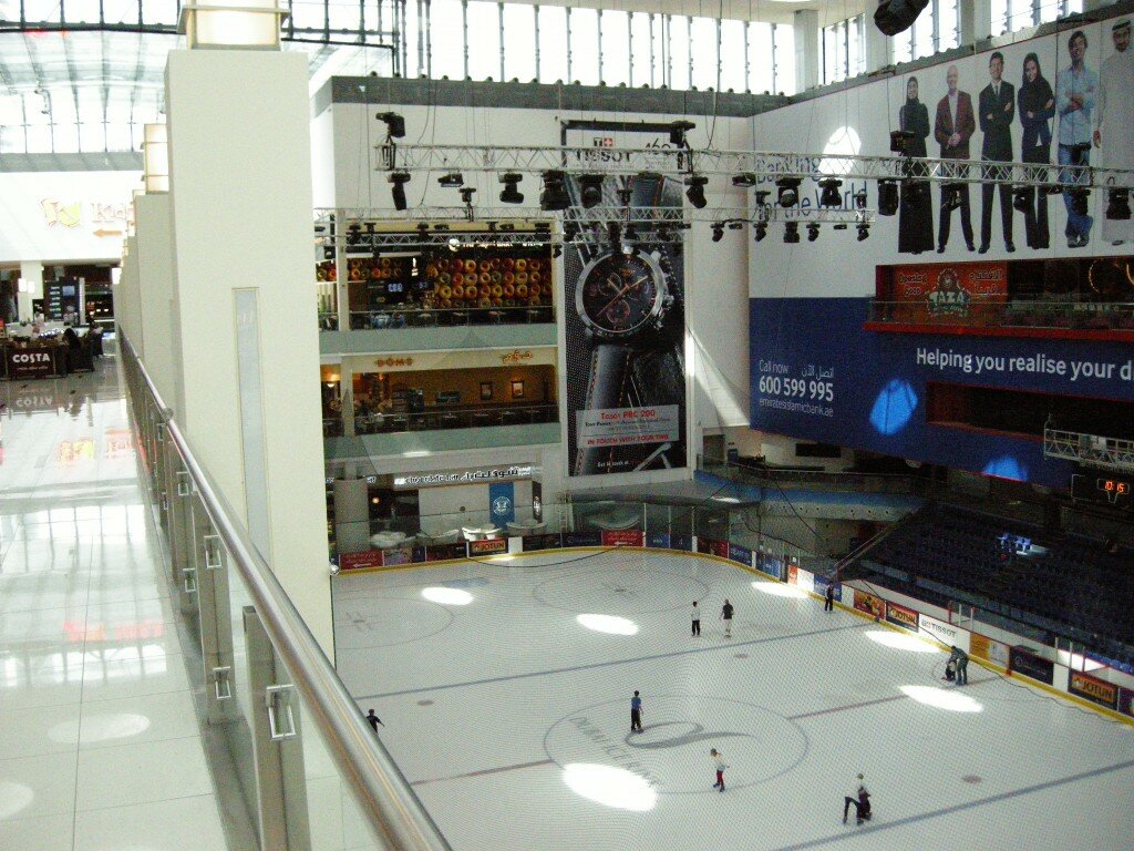Dubaj - lodowisko w centrum handlowym